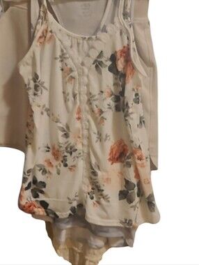 Athletic Works White Floral Lace-Trim Camisole with Peach Roses